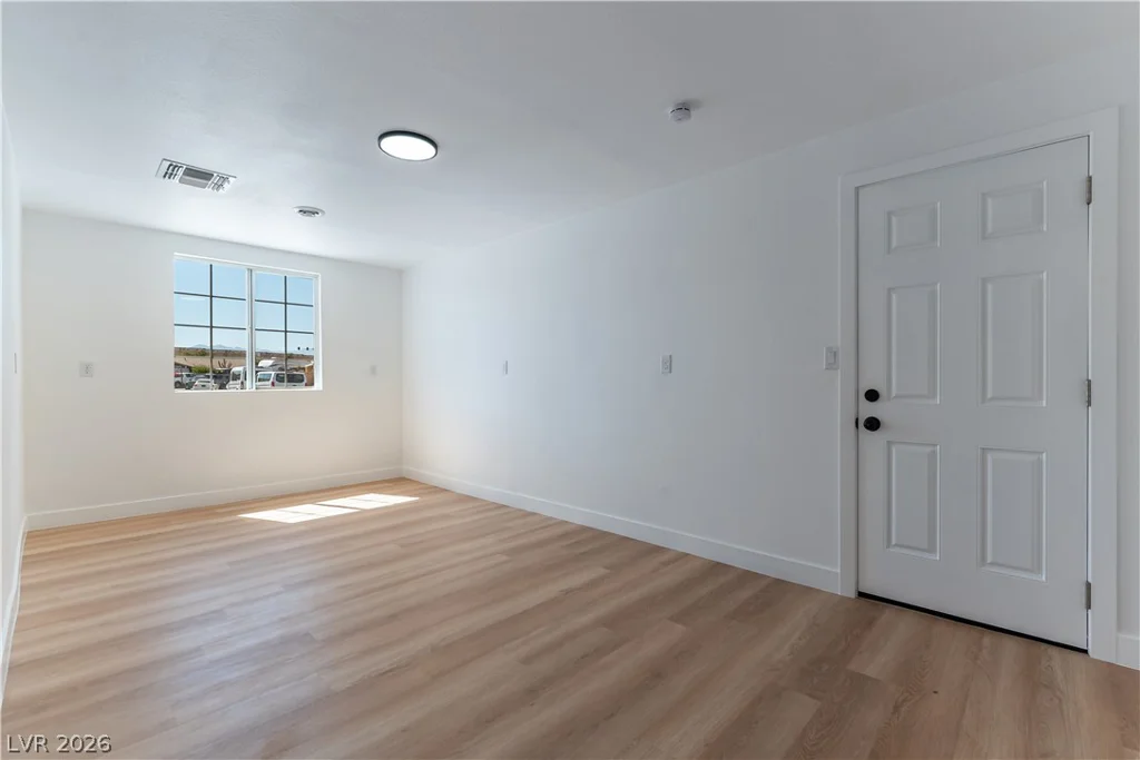 34 Del Amo, Las Vegas, NV 89110