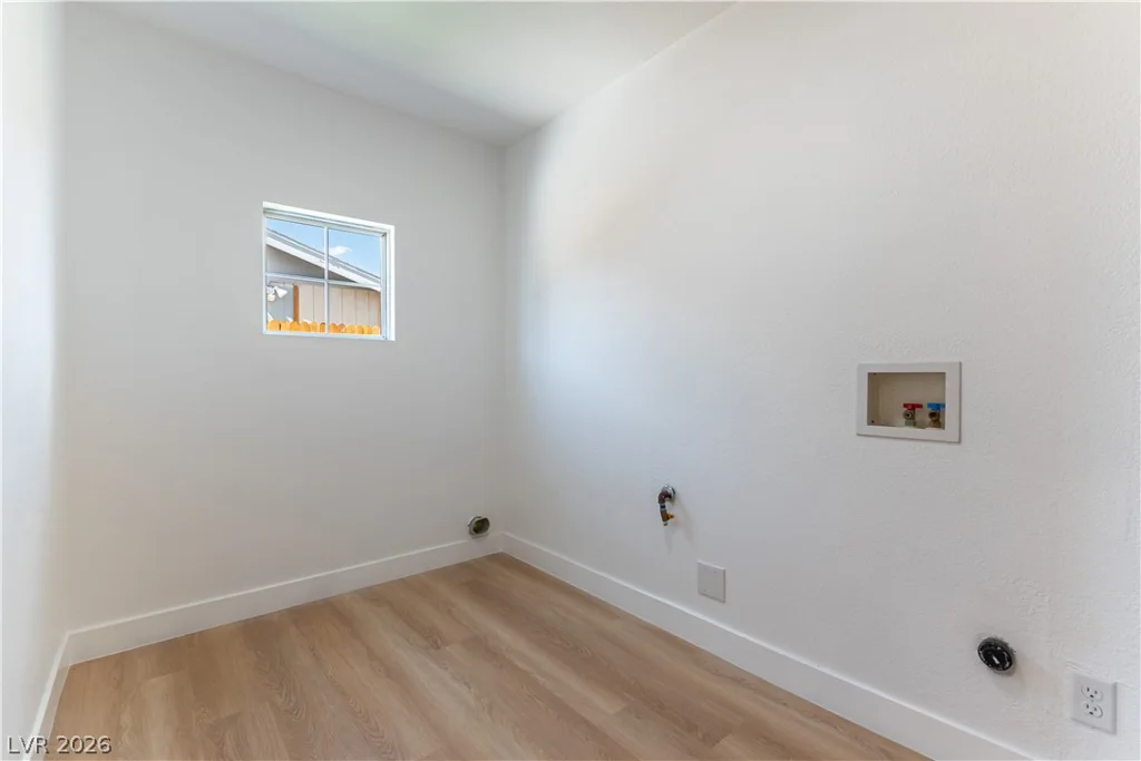 34 Del Amo, Las Vegas, NV 89110
