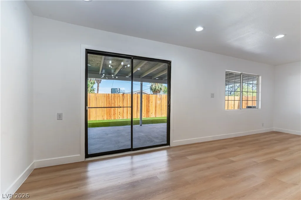 34 Del Amo, Las Vegas, NV 89110
