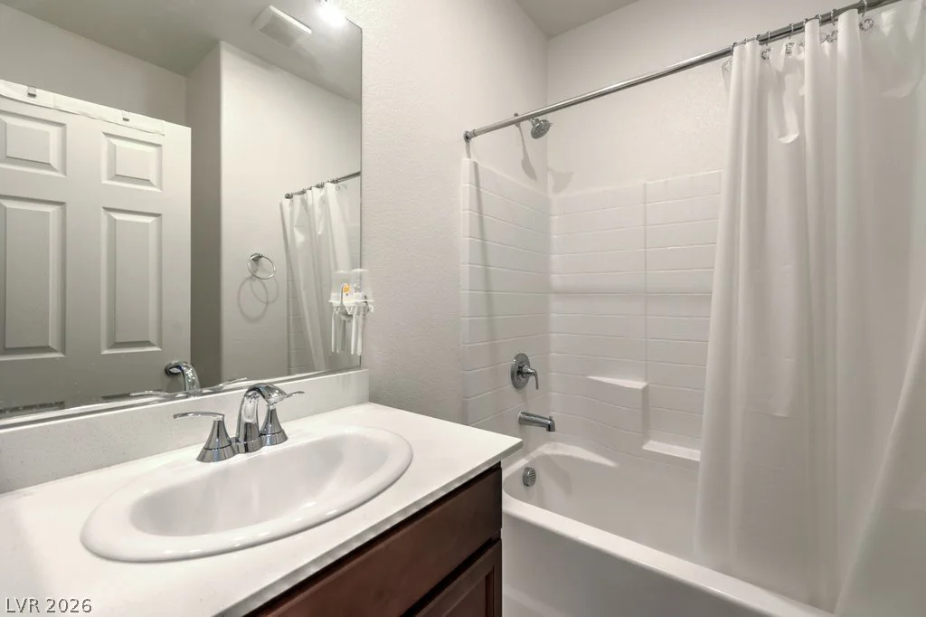 8748 Crestwood Hills, Las Vegas, NV 89113
