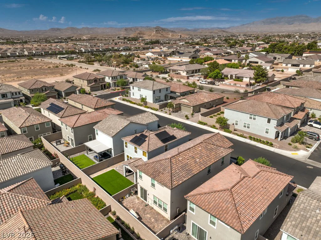 8748 Crestwood Hills, Las Vegas, NV 89113