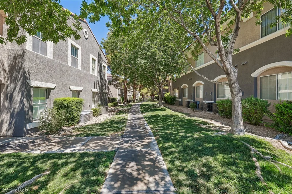 10245 Maryland, Las Vegas, NV 89183