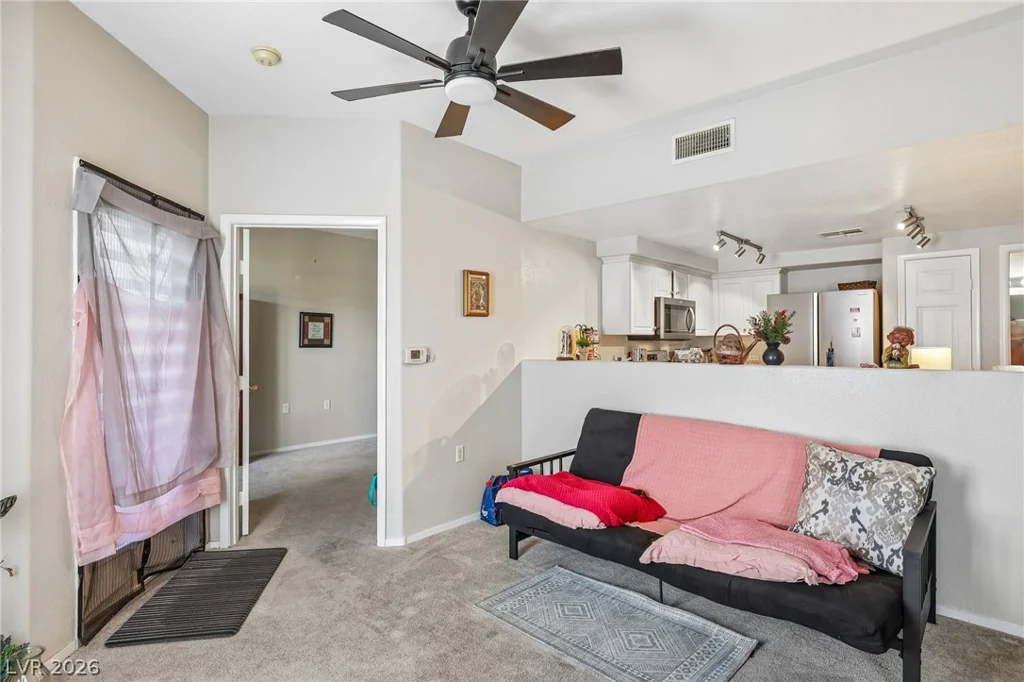 10245 Maryland, Las Vegas, NV 89183