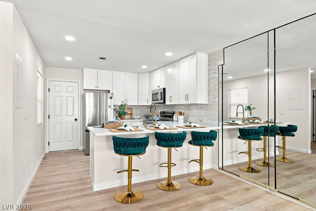 6250 Flamingo, Las Vegas, NV 89103