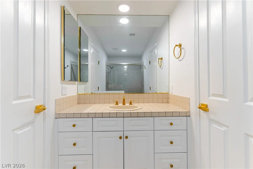 2208 Bay Hill, Las Vegas, NV 89117
