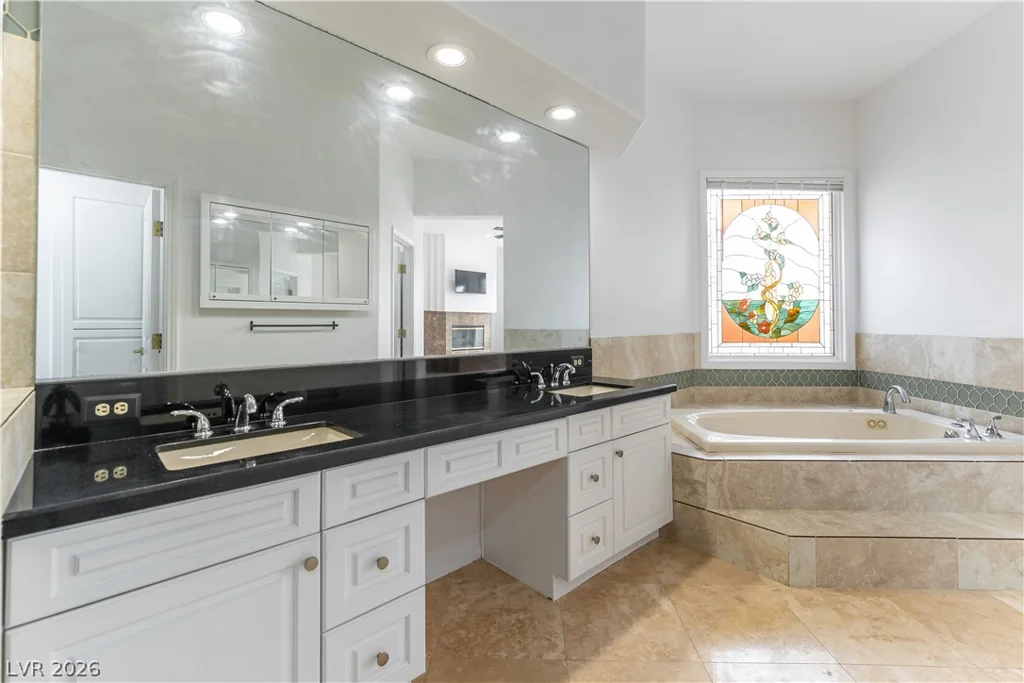 2208 Bay Hill, Las Vegas, NV 89117
