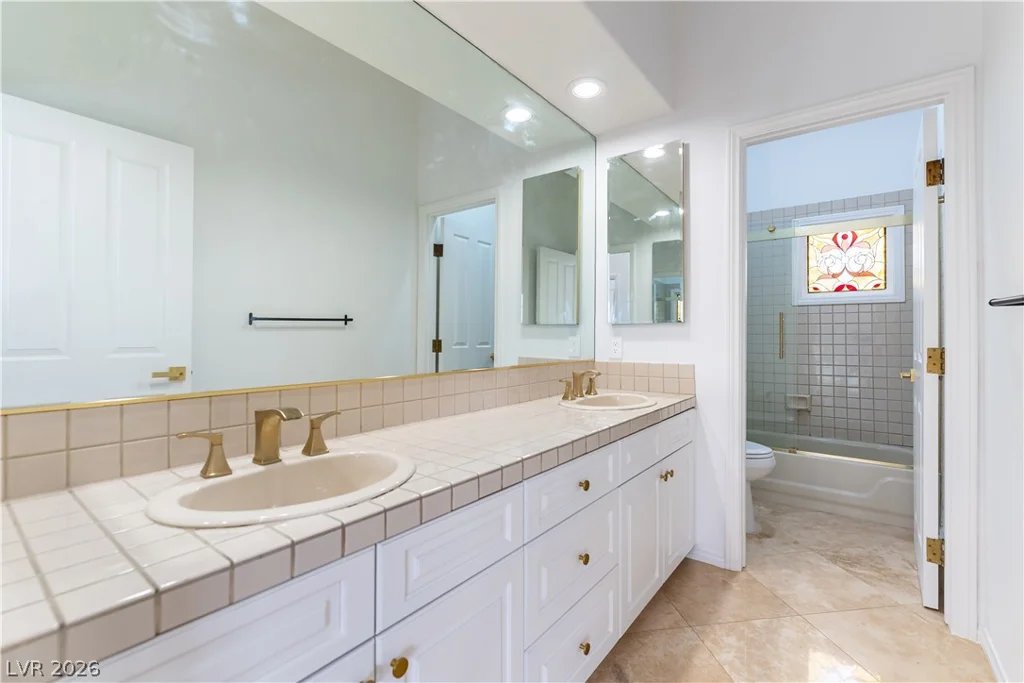 2208 Bay Hill, Las Vegas, NV 89117