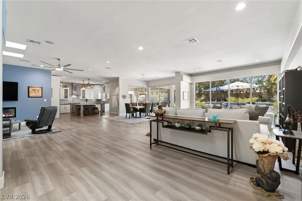 2227 Versailles, Henderson, NV 89074