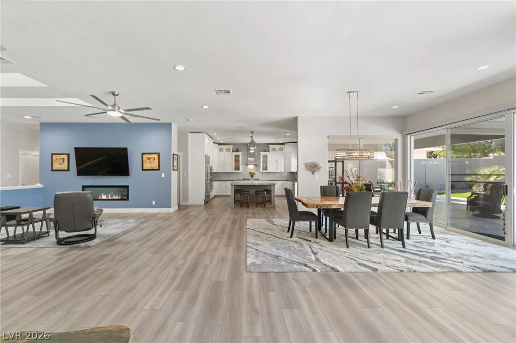 2227 Versailles, Henderson, NV 89074