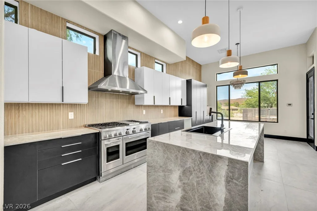 18 Wade Hampton, Henderson, NV 89052