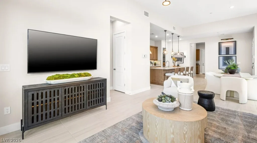 2021 Harmony Gardens, Las Vegas, NV 89138