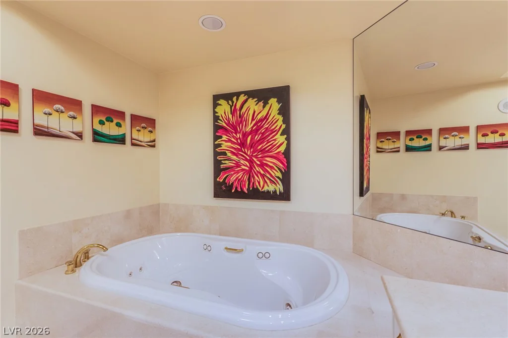 2877 Paradise, Las Vegas, NV 89109