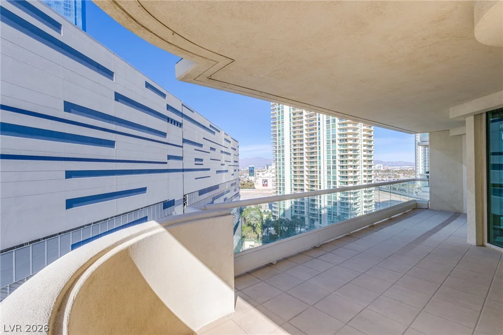 2877 Paradise, Las Vegas, NV 89109