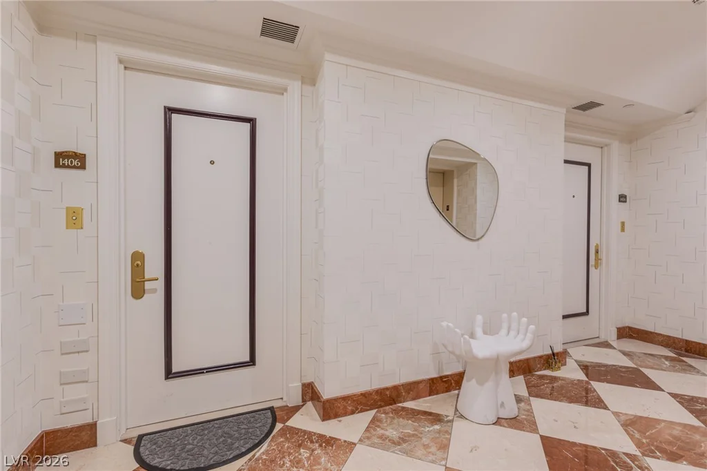2877 Paradise, Las Vegas, NV 89109
