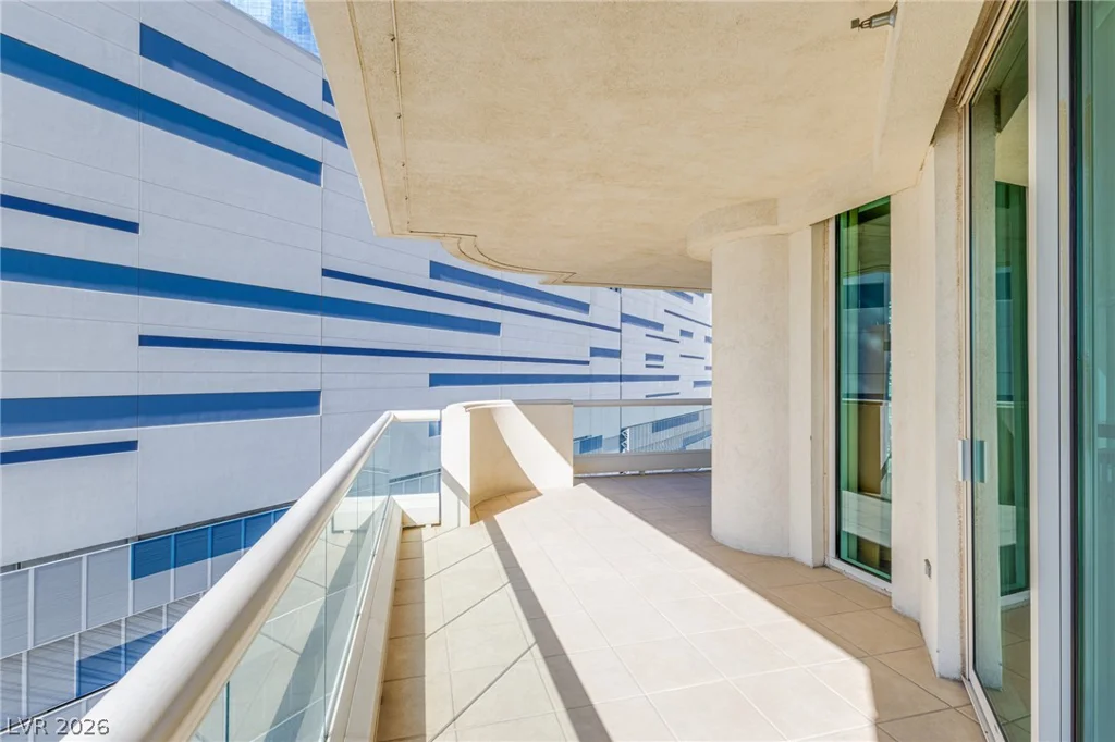 2877 Paradise, Las Vegas, NV 89109