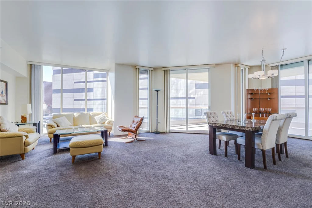 2877 Paradise, Las Vegas, NV 89109