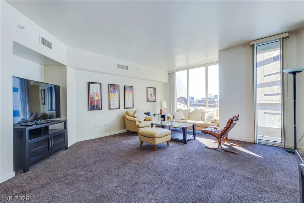 2877 Paradise, Las Vegas, NV 89109