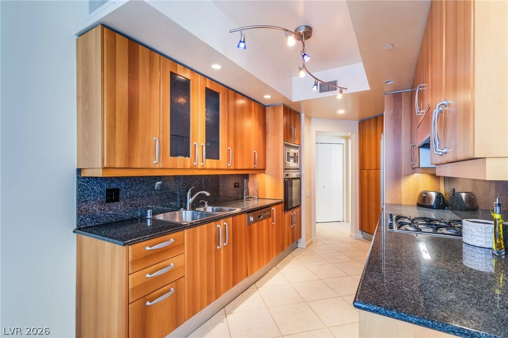 2877 Paradise, Las Vegas, NV 89109