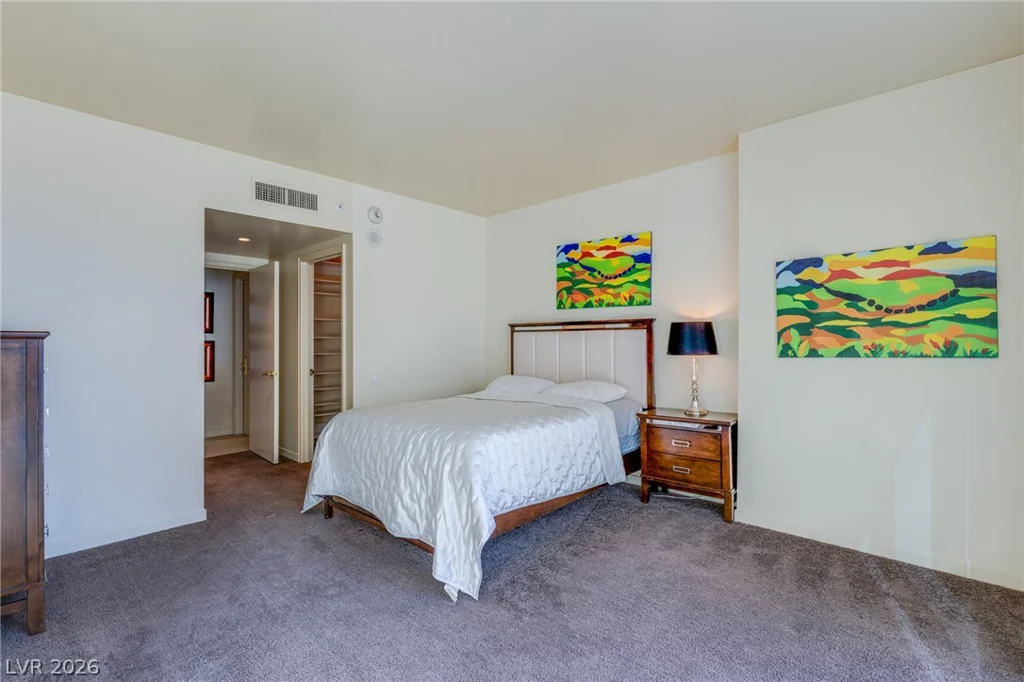2877 Paradise, Las Vegas, NV 89109