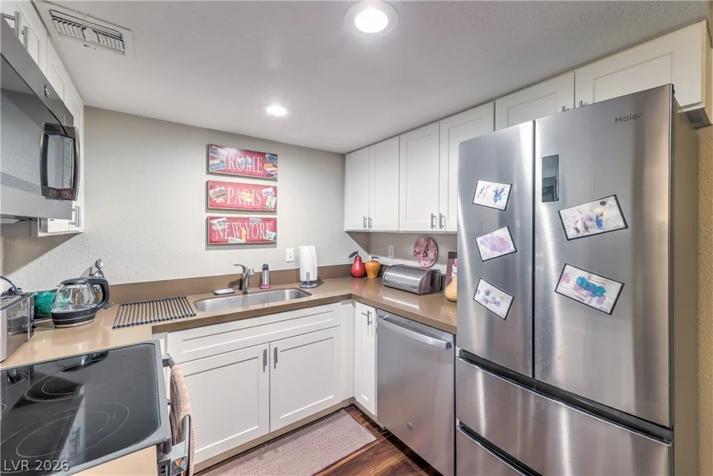 4999 Newport Cove, Las Vegas, NV 89119