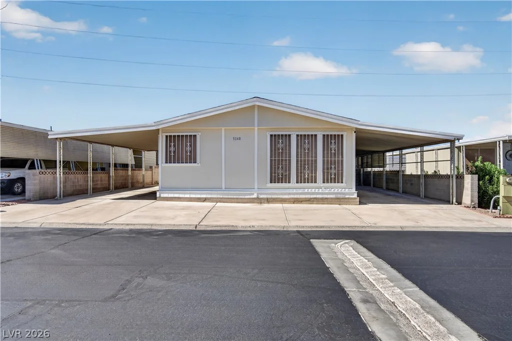 5048 Royal, Las Vegas, NV 89103