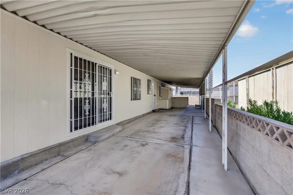 5048 Royal, Las Vegas, NV 89103