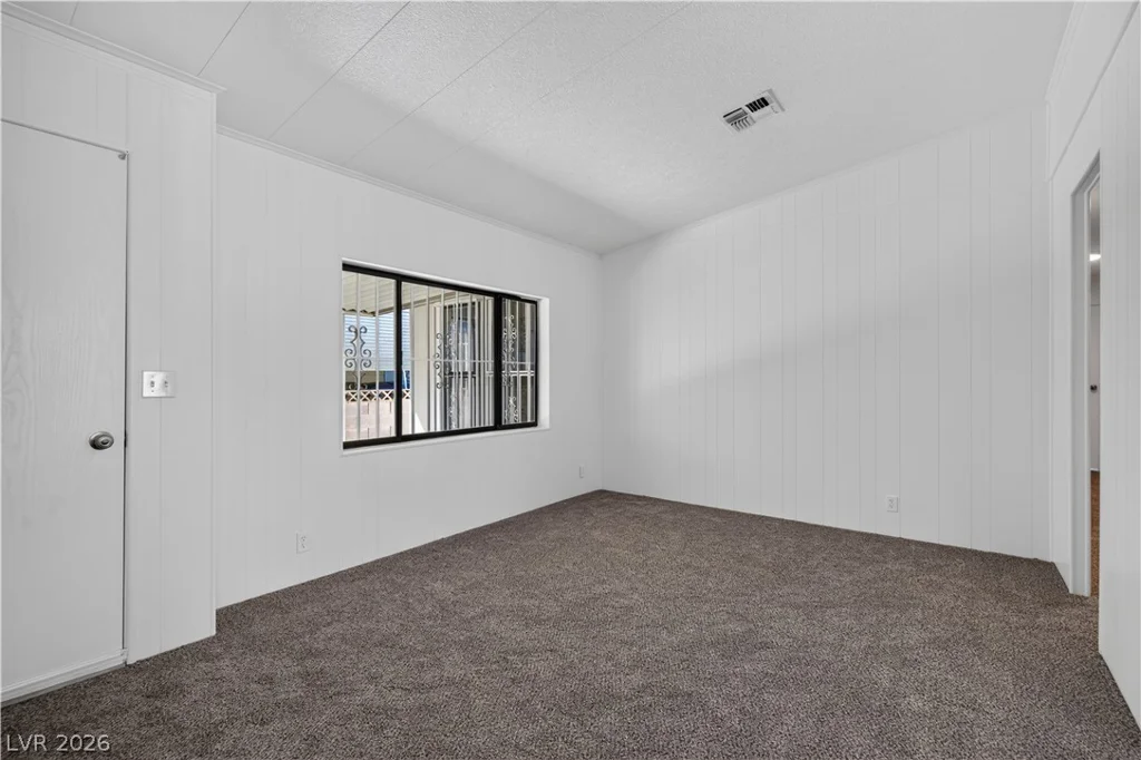 5048 Royal, Las Vegas, NV 89103