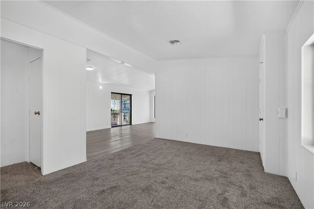 5048 Royal, Las Vegas, NV 89103