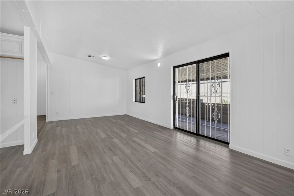 5048 Royal, Las Vegas, NV 89103