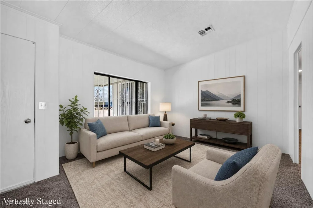 5048 Royal, Las Vegas, NV 89103