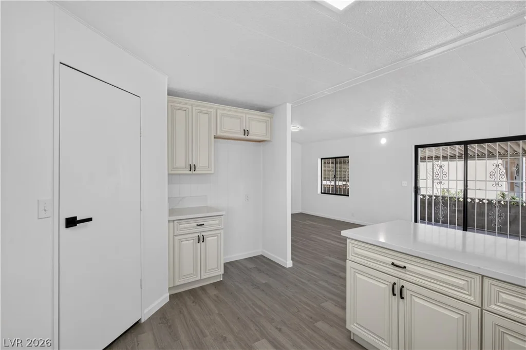 5048 Royal, Las Vegas, NV 89103