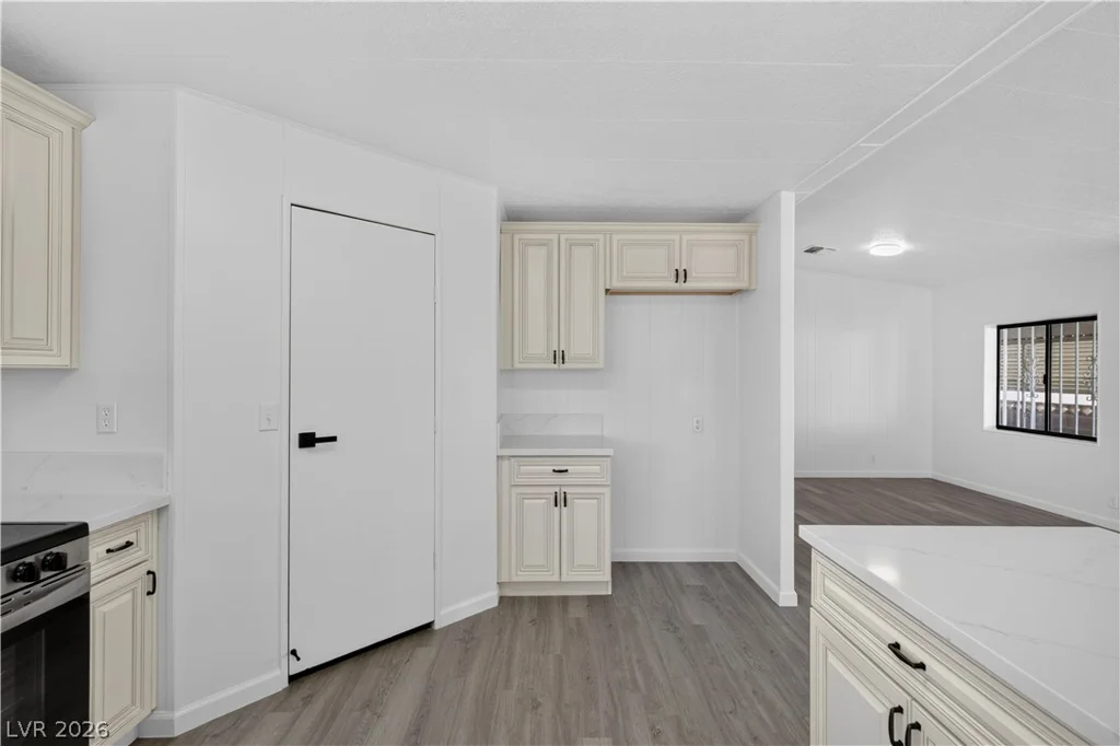 5048 Royal, Las Vegas, NV 89103