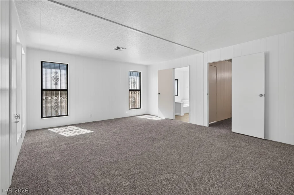 5048 Royal, Las Vegas, NV 89103