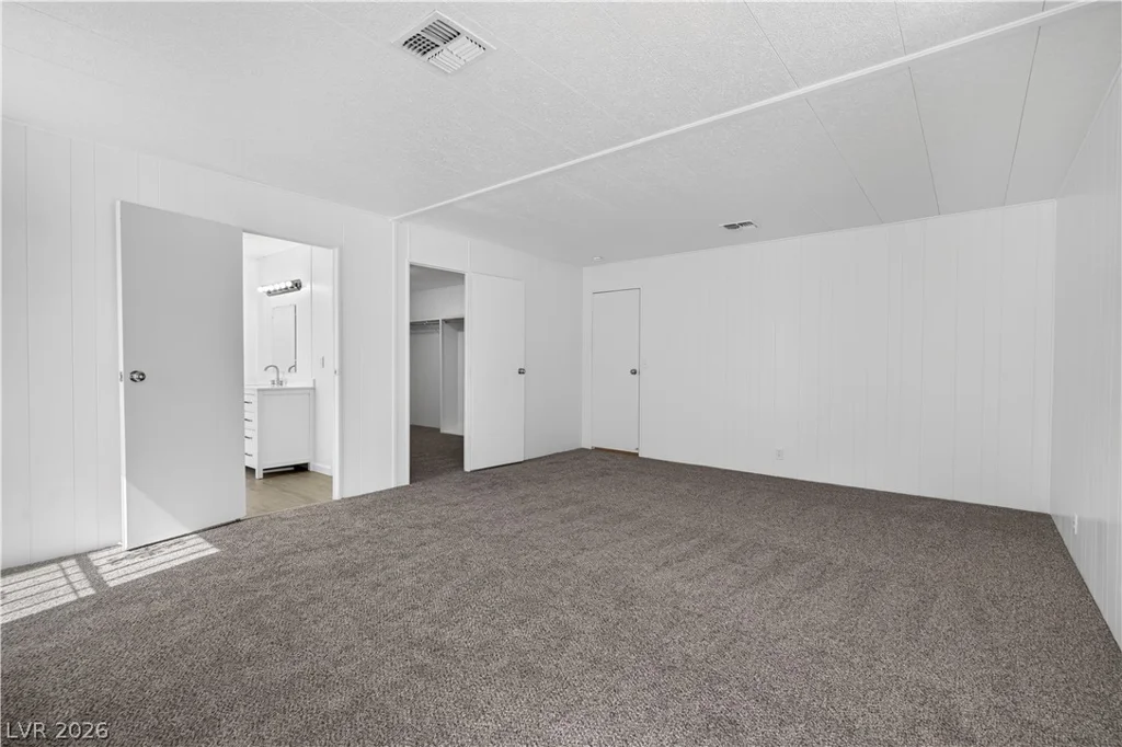 5048 Royal, Las Vegas, NV 89103