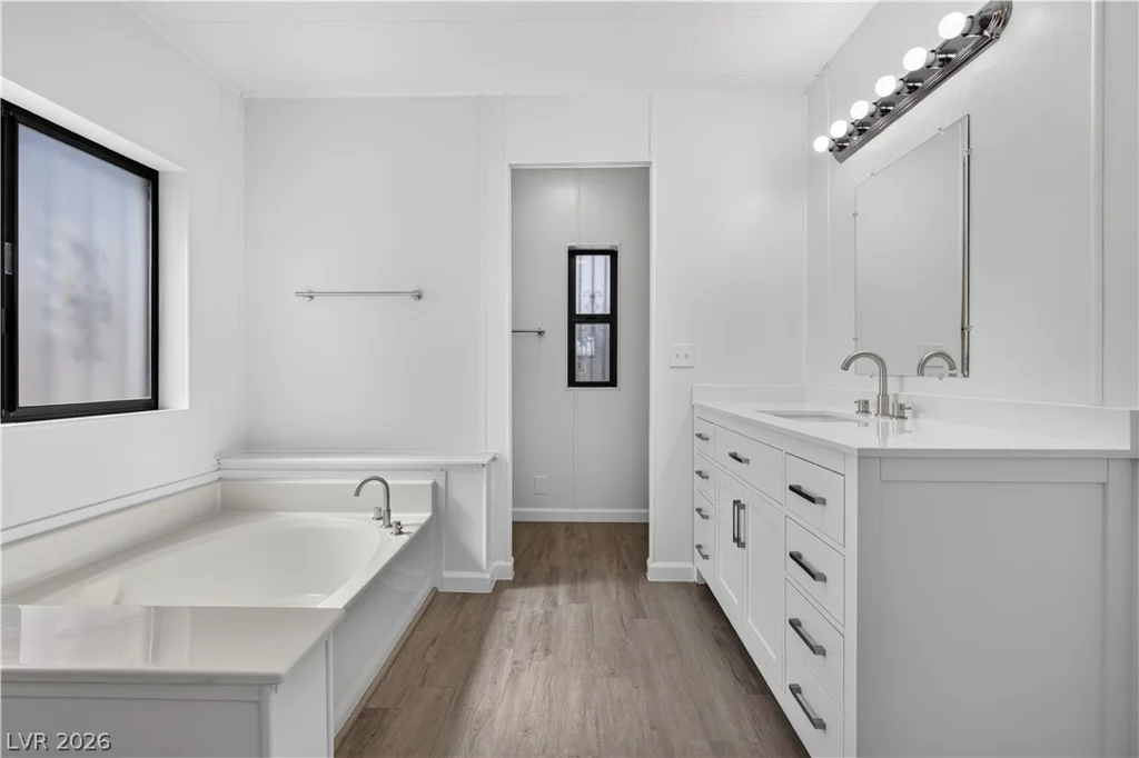 5048 Royal, Las Vegas, NV 89103