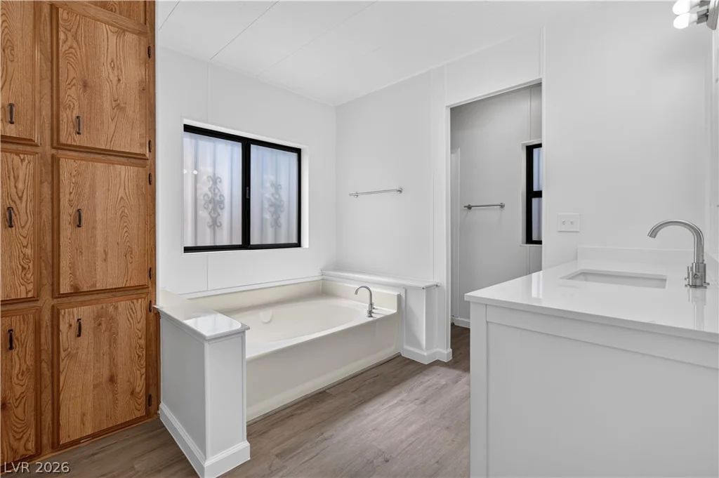 5048 Royal, Las Vegas, NV 89103