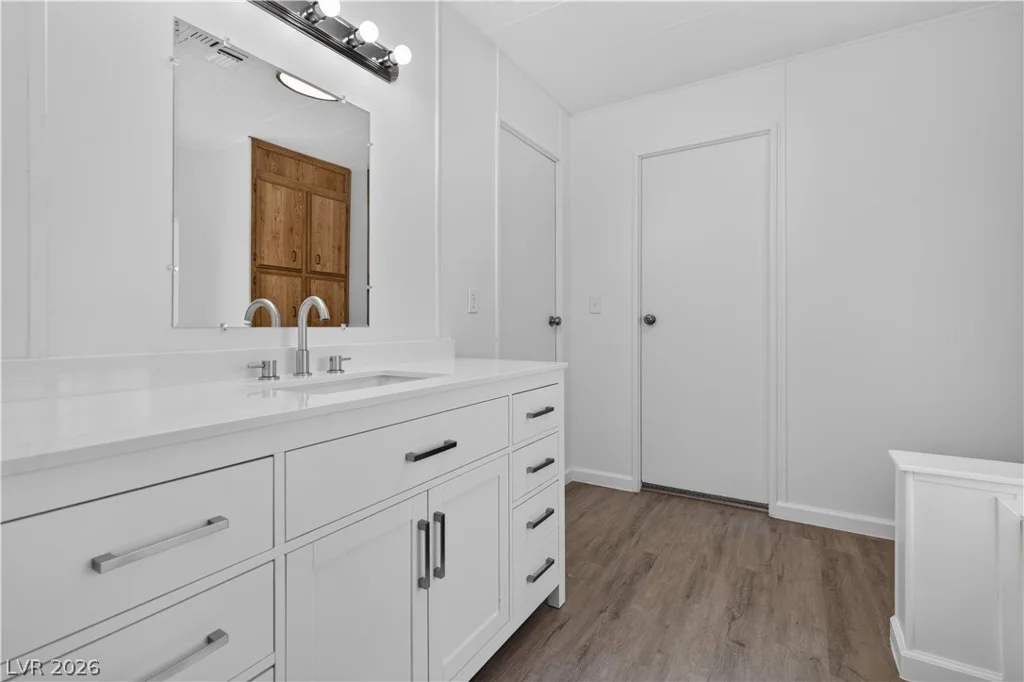 5048 Royal, Las Vegas, NV 89103
