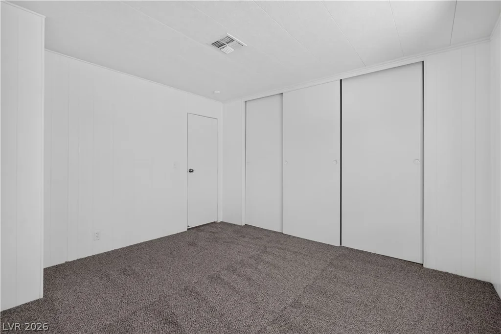 5048 Royal, Las Vegas, NV 89103