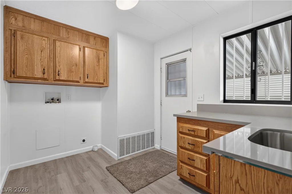 5048 Royal, Las Vegas, NV 89103