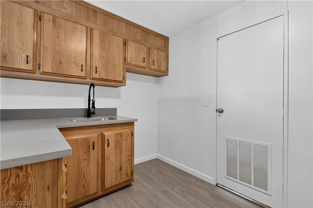 5048 Royal, Las Vegas, NV 89103