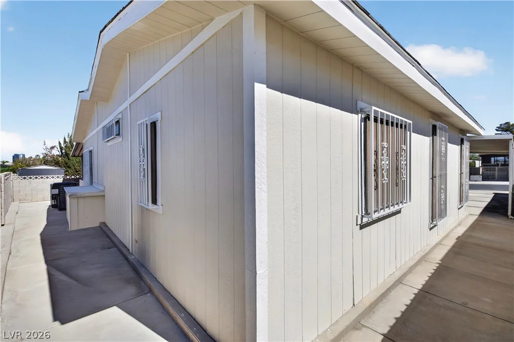 5048 Royal, Las Vegas, NV 89103