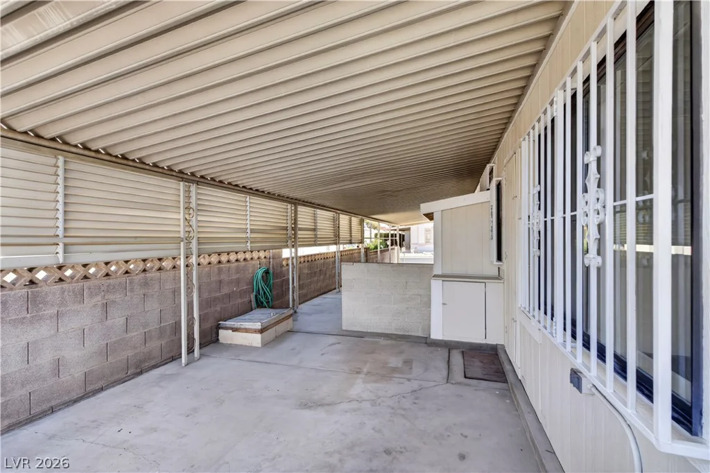 5048 Royal, Las Vegas, NV 89103