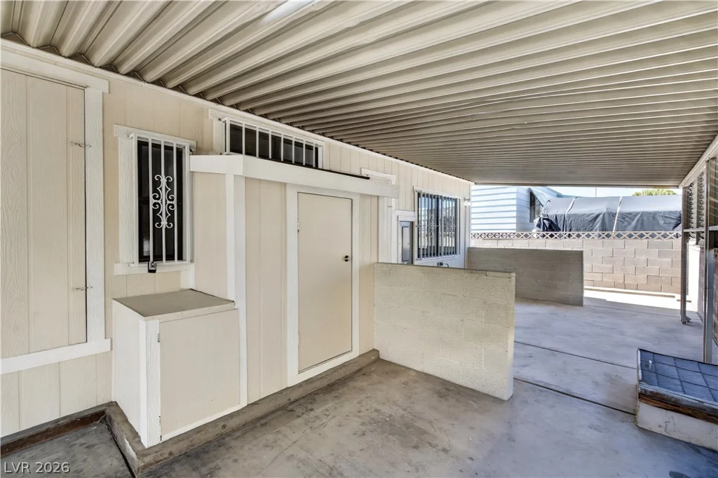5048 Royal, Las Vegas, NV 89103