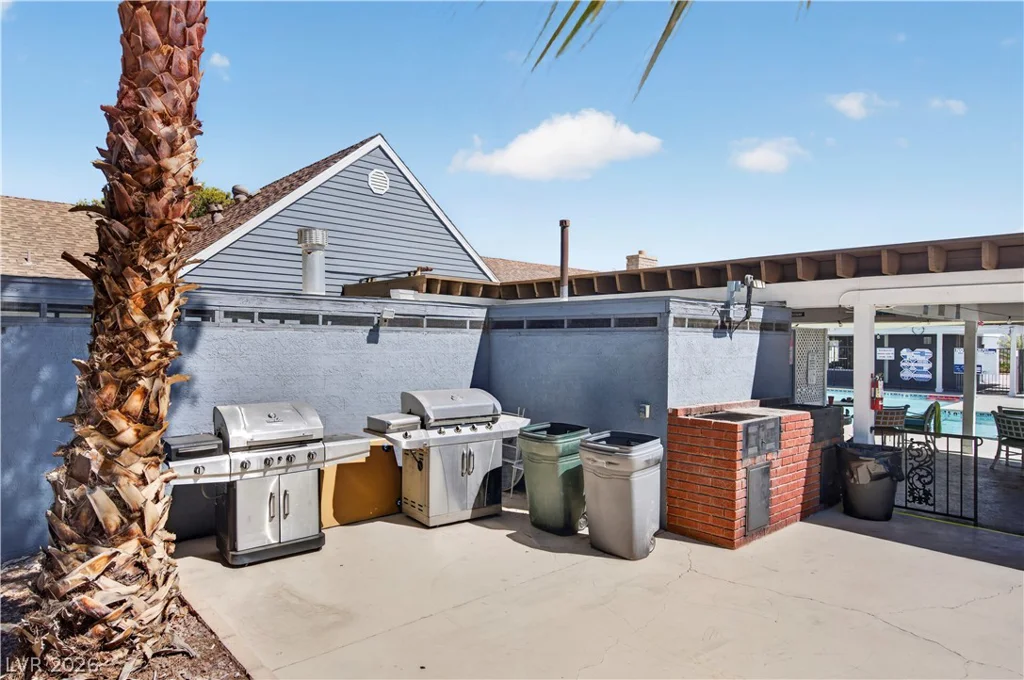 5048 Royal, Las Vegas, NV 89103