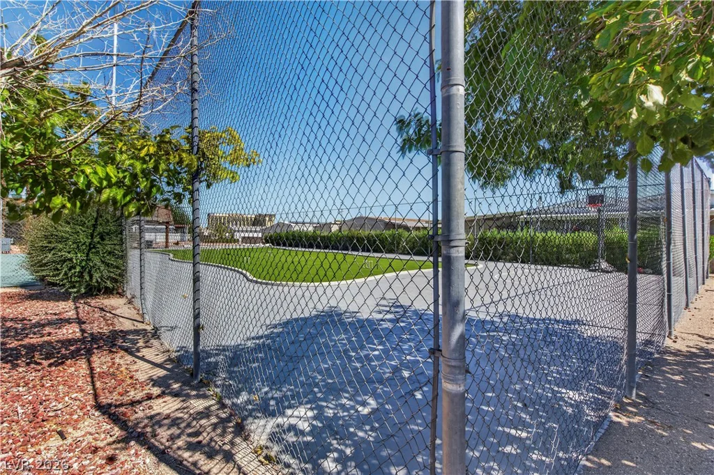 5048 Royal, Las Vegas, NV 89103