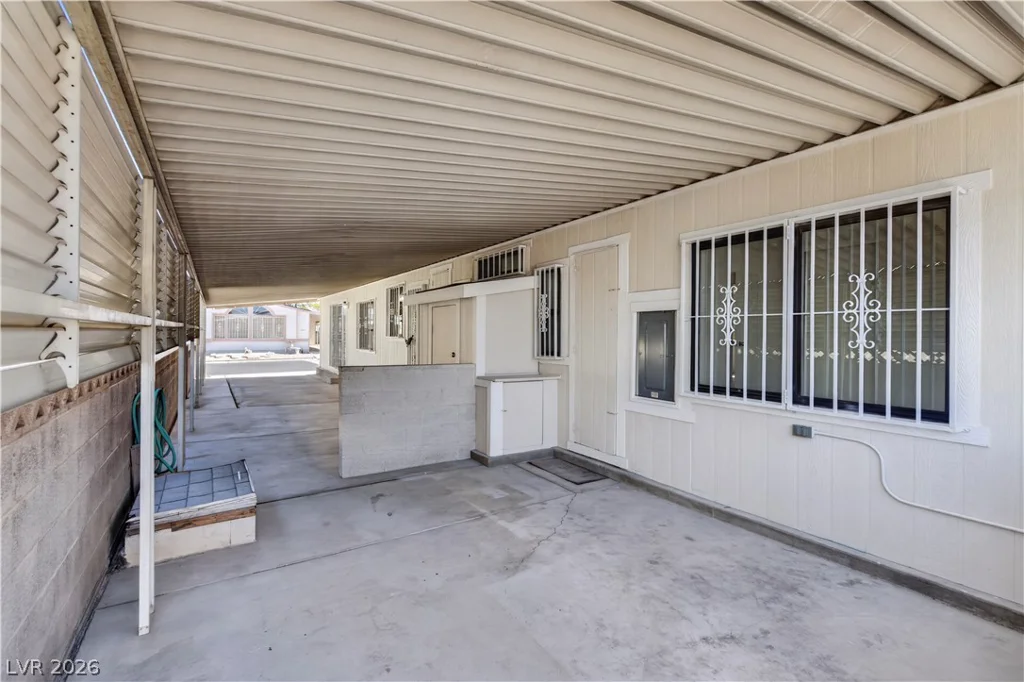 5048 Royal, Las Vegas, NV 89103