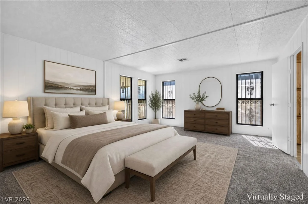 5048 Royal, Las Vegas, NV 89103