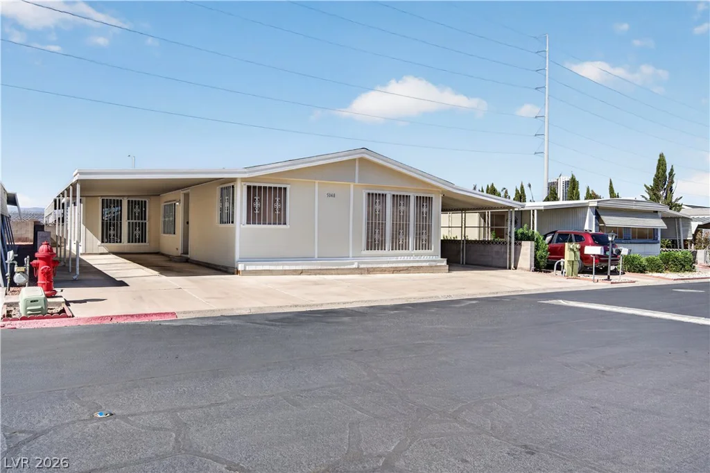 5048 Royal, Las Vegas, NV 89103
