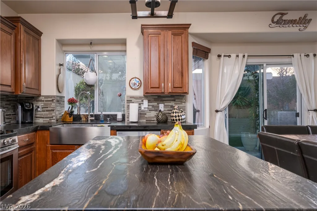 10846 Drake Ridge, Las Vegas, NV 89166