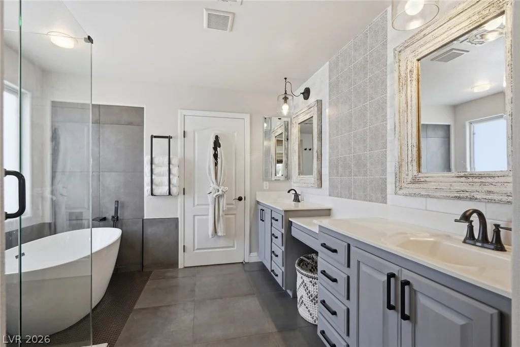10846 Drake Ridge, Las Vegas, NV 89166
